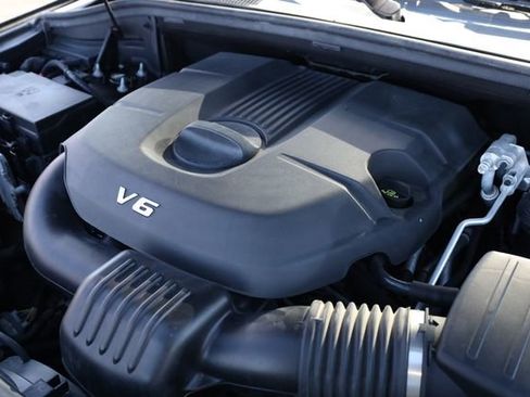 Used 2015 Jeep Grand Cherokee Limited w/ Luxury Group II image 9