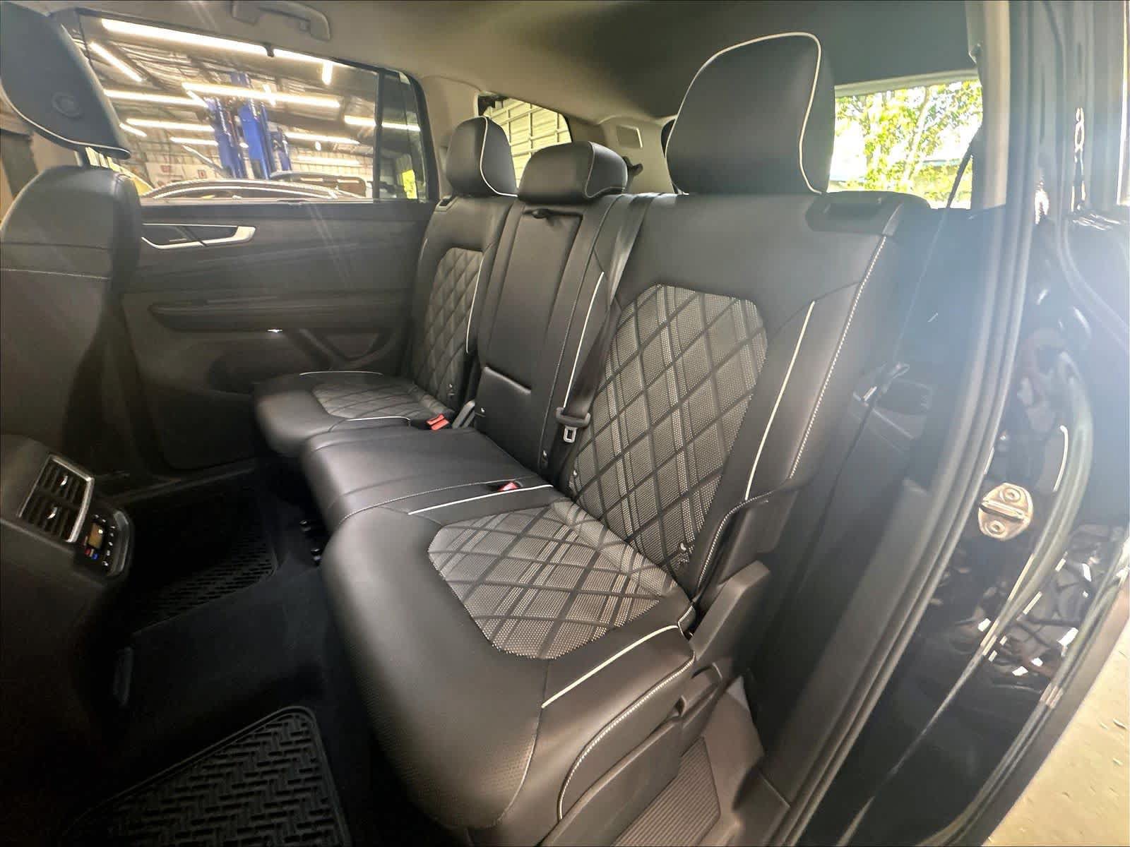 Used 2026 Volkswagen Atlas SEL Premium R-Line AWD/4WD image 25
