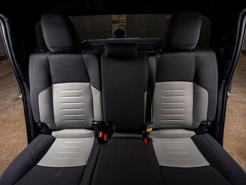 Used 2025 Toyota Tacoma TRD Sport image 34