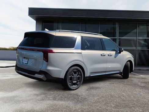 New 2026 Kia Carnival SX FWD image 4