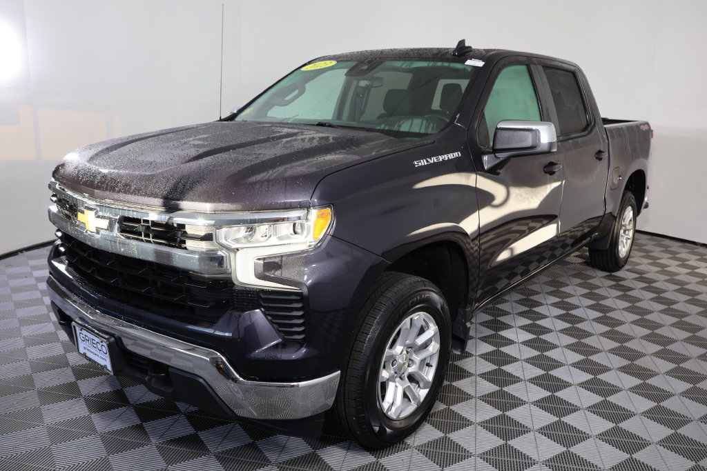 Used 2023 Chevrolet Silverado 1500 LT AWD/4WD image 4