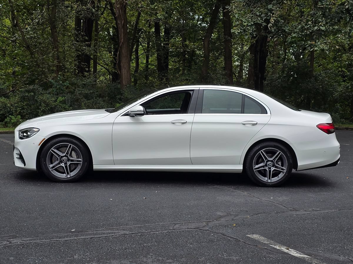 Used 2023 Mercedes-Benz E 350 4MATIC Sedan image 3