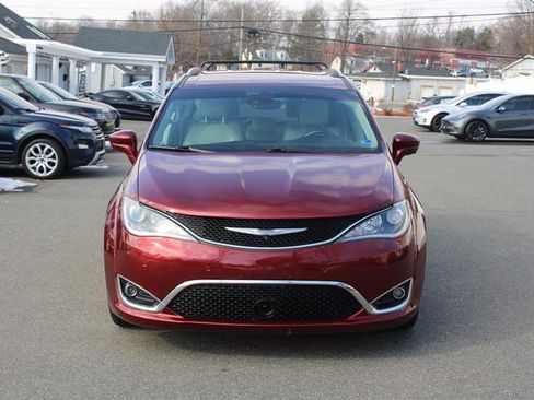 Used 2018 Chrysler Pacifica Touring-L Plus w/ Advanced Safetytec Group image 3