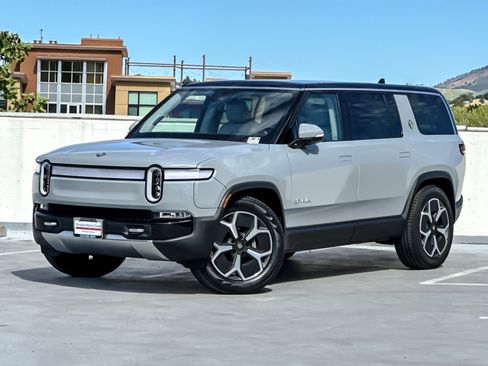 Used 2024 Rivian R1S Adventure AWD/4WD image 1