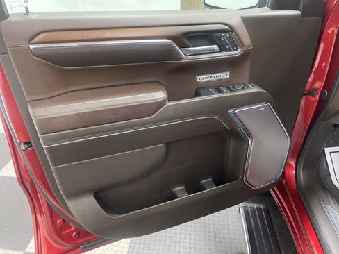 Used 2024 GMC Sierra 1500 Denali AWD/4WD image 9