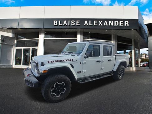Used 2023 Jeep Gladiator Rubicon w/ Cold Weather Group image 7