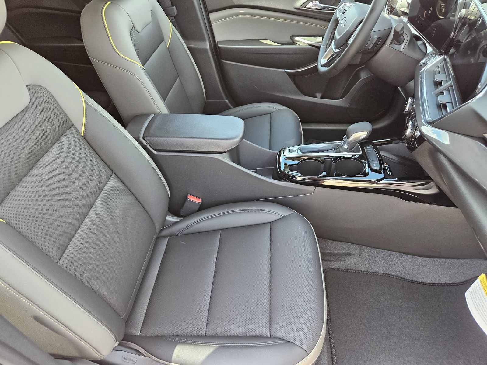 New 2026 Chevrolet Trax ACTIV w/ Sunroof Package FWD image 16