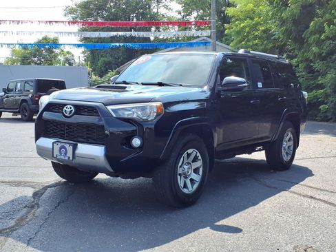 Used 2015 Toyota 4Runner Trail Premium AWD/4WD image 3