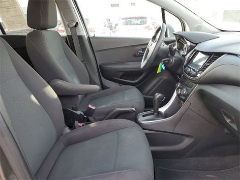 Certified 2019 Chevrolet Trax LS w/ Tint and Cruise Package image 26