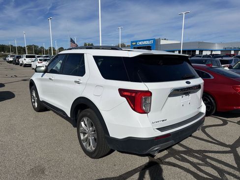 Used 2023 Ford Explorer Limited image 3