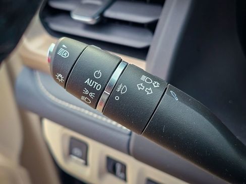 Certified 2023 GMC Acadia Denali w/ Denali Ultimate Package image 22