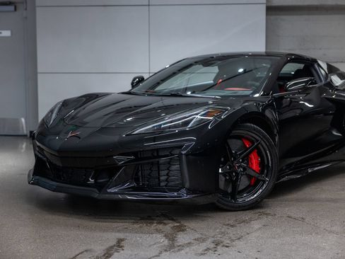 Used 2026 Chevrolet Corvette E-Ray w/ Stealth Interior Trim Package AWD/4WD image 19