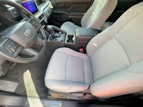New 2025 Toyota Tacoma SR5 image 4