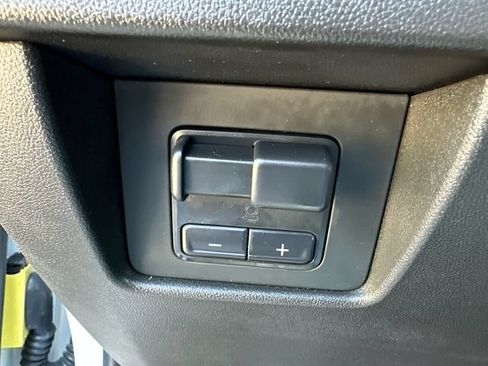Used 2025 Chevrolet Colorado ZR2 w/ Technology Package AWD/4WD image 33
