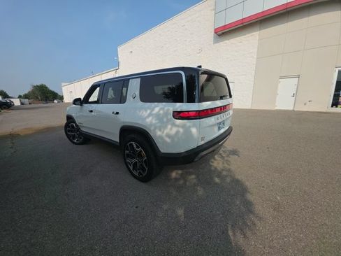 Used 2023 Rivian R1S Adventure AWD/4WD image 17
