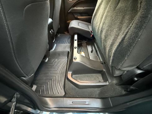 Used 2018 Chevrolet Colorado LT w/ LT Convenience Package image 19