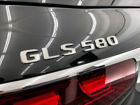 Used 2026 Mercedes-Benz GLS 580 4MATIC image 32