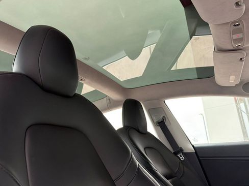 Used 2017 Tesla Model 3 Long Range image 19