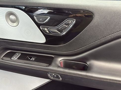 Used 2023 Lincoln Aviator Reserve w/ Equipment Group 201A image 24