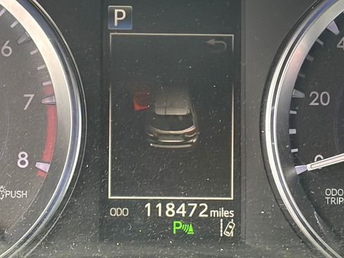 Used 2017 Toyota Highlander Limited Platinum FWD image 11