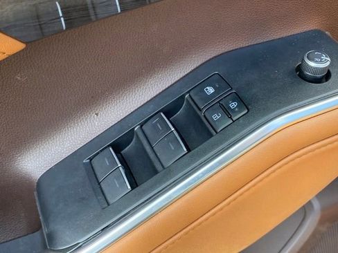 Used 2020 Toyota Highlander Platinum image 17