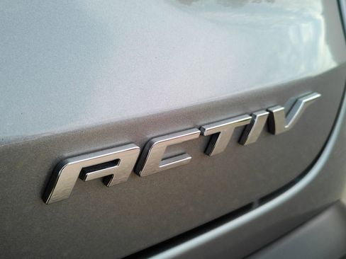 Used 2025 Chevrolet Trax ACTIV w/ Sunroof Package FWD image 31