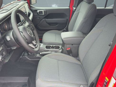 New 2025 Jeep Gladiator Sport image 5