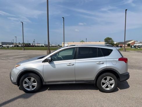 Used 2014 Toyota RAV4 XLE AWD/4WD image 3