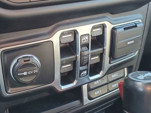 Used 2021 Jeep Wrangler Unlimited Sahara w/ Uconnect 4C Nav & Sound Group image 25