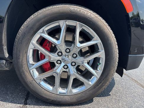 Certified 2024 Chevrolet Tahoe High Country w/ Advanced Technology Package AWD/4WD image 11