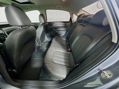 Used 2020 Volkswagen Passat 2.0T SEL image 29