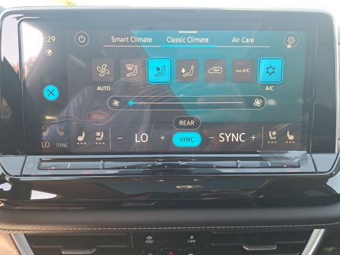 New 2026 Volkswagen Atlas SE image 22