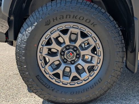 New 2026 Nissan Frontier 4x4 Crew Cab image 4