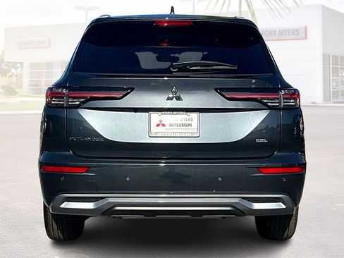 New 2025 Mitsubishi Outlander SEL image 4