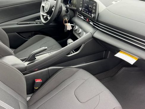 New 2026 Hyundai Elantra SE FWD image 14