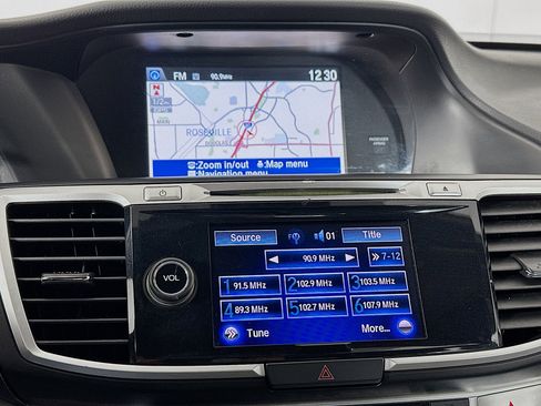 Used 2015 Honda Accord Touring image 19