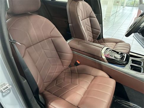 Used 2024 BMW 760i xDrive image 26