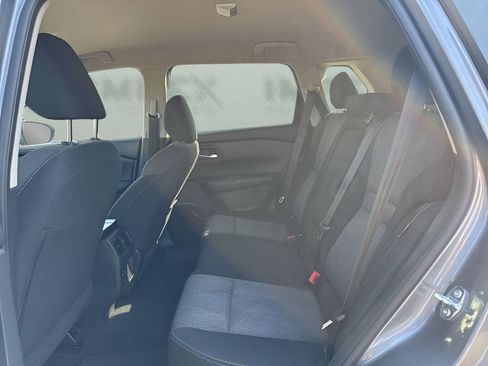 Used 2025 Nissan Rogue SV FWD image 11