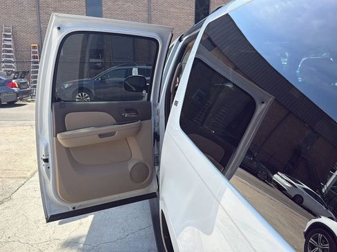 Used 2014 Chevrolet Suburban LTZ AWD/4WD image 20