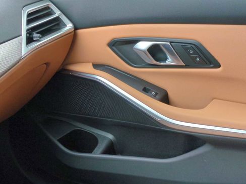 New 2025 BMW 330i xDrive Sedan w/ Premium Package image 38