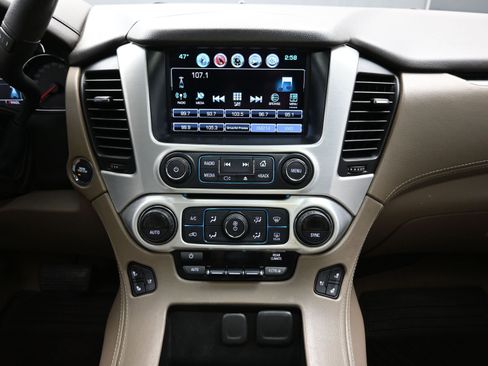 Used 2017 GMC Yukon XL SLT w/ Open Road Package image 16