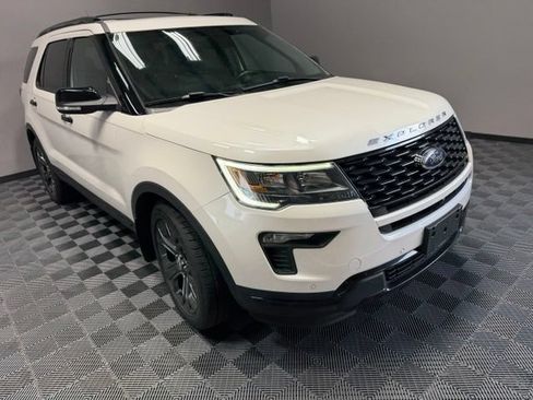 Used 2018 Ford Explorer Sport w/ Equipment Group 401A AWD/4WD image 2