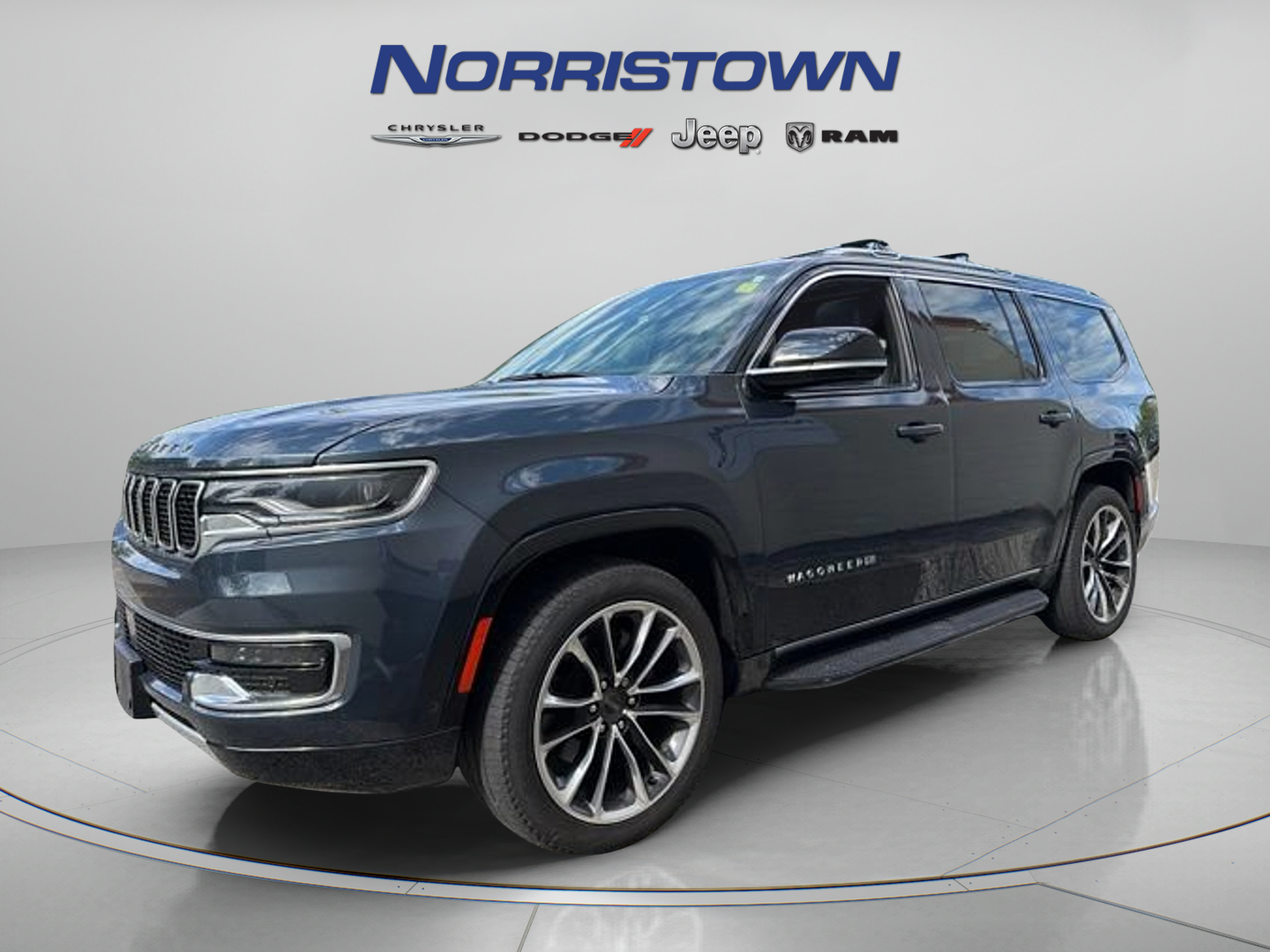 Used 2023 Jeep Wagoneer Series II w/ Premium Group I AWD/4WD image 4