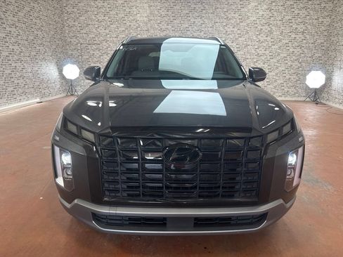 Used 2023 Hyundai Palisade SEL FWD image 2