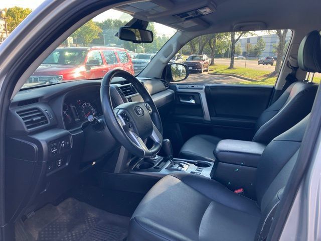 Used 2020 Toyota 4Runner SR5 Premium AWD/4WD image 10
