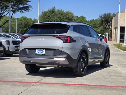 Certified 2026 Kia Sportage EX w/ EX Panorama Roof Package FWD image 8