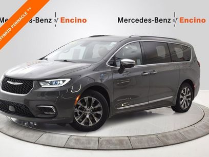 Used 2023 Chrysler Pacifica Pinnacle