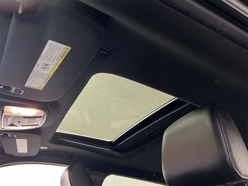 Used 2024 Dodge Durango GT image 22