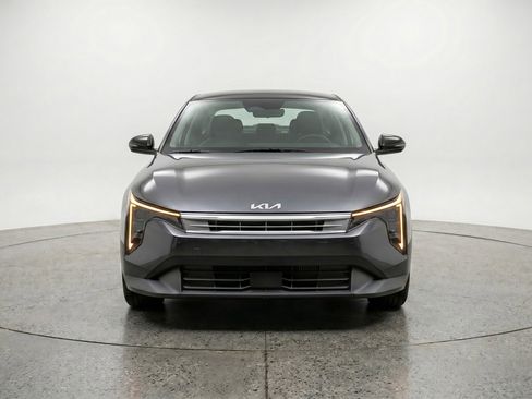 Used 2025 Kia K4 LXS image 2