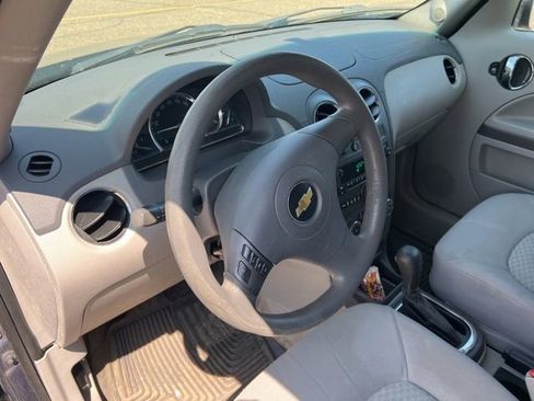 Used 2011 Chevrolet HHR LS FWD image 12